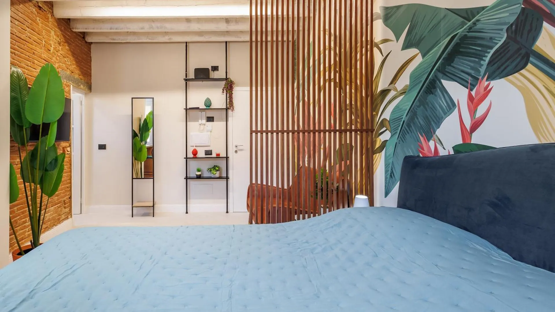 Jungle Flat Apartment Florence Italy