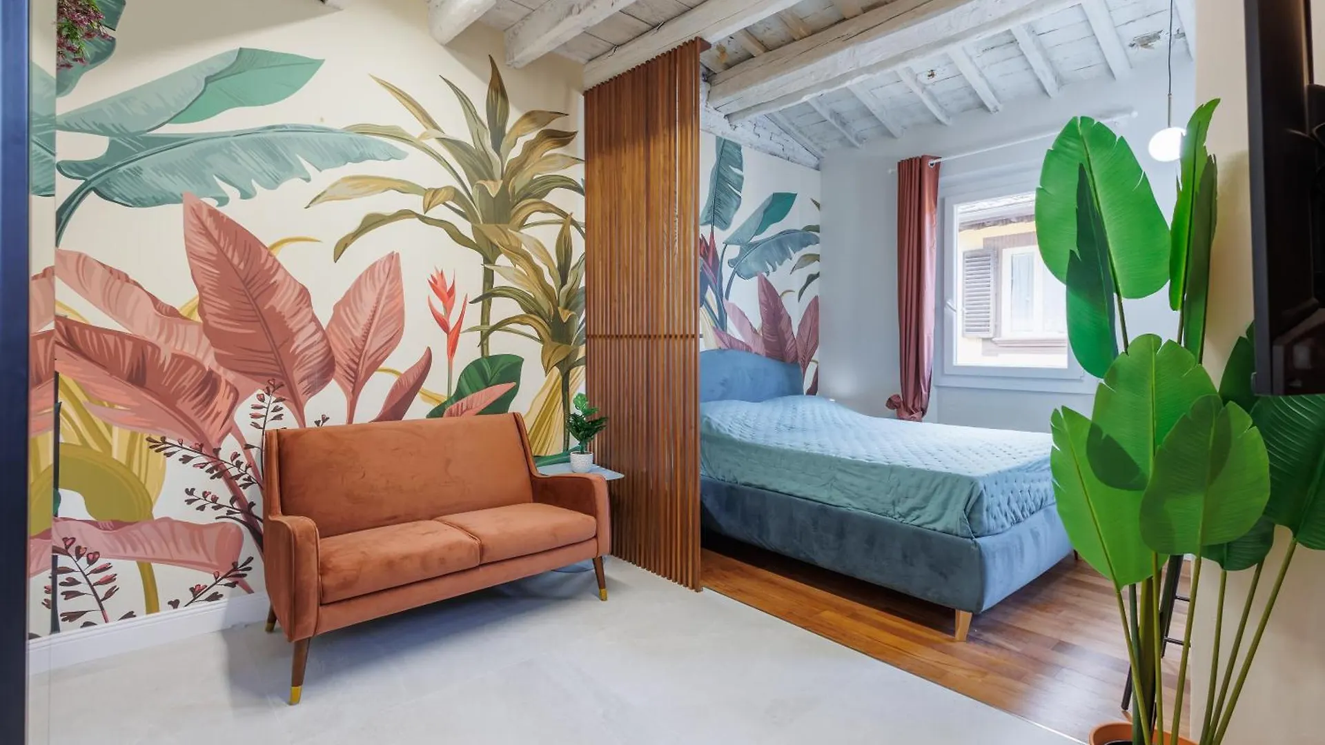 Jungle Flat Apartment Florence Italy